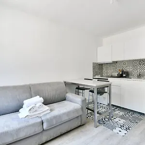  Appartement Superbe Studio Proche De La Du Prado France